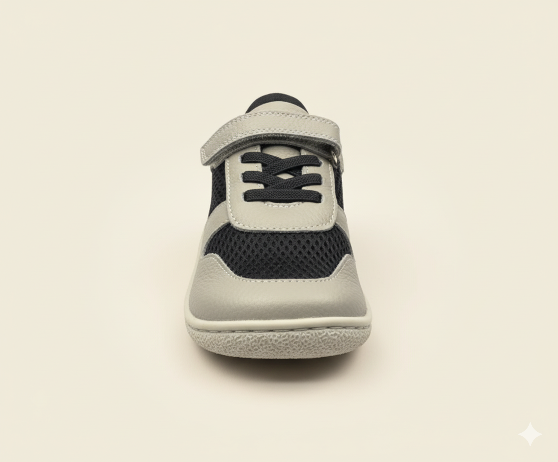 Senda PlayStep: zapatos barefoot infantiles de algodón y cuero. Ligeros, flexibles y con correa elástica para libertad y confort diario.