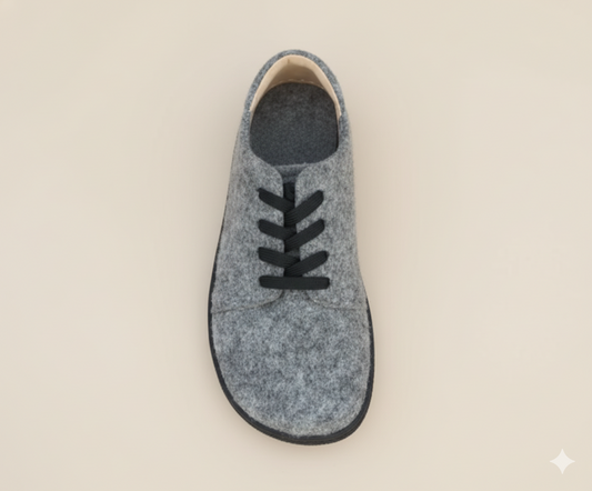 Senda FeltStep: zapatillas barefoot de fieltro gris unisex. Suaves, ligeras y flexibles. Comodidad natural para casa, oficina o ciudad.