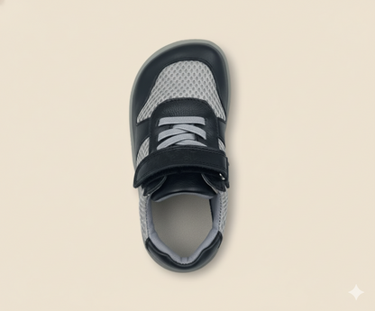 Senda PlayStep: zapatos barefoot infantiles de algodón y cuero. Ligeros, flexibles y con correa elástica para libertad y confort diario.