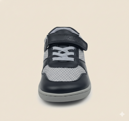Senda PlayStep: zapatos barefoot infantiles de algodón y cuero. Ligeros, flexibles y con correa elástica para libertad y confort diario.