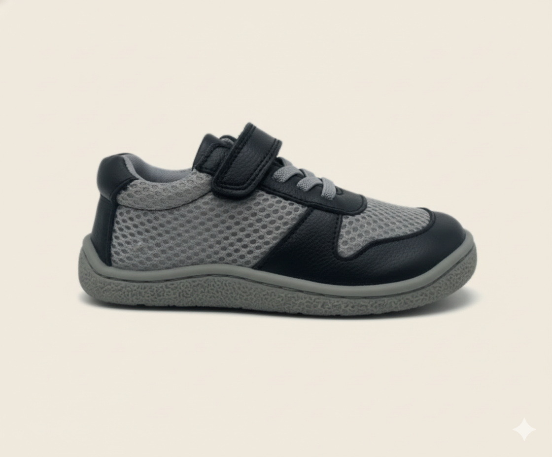 Senda PlayStep: zapatos barefoot infantiles de algodón y cuero. Ligeros, flexibles y con correa elástica para libertad y confort diario.